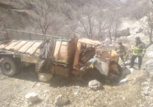 واژگونی کامیون بنز درمسیر یاسوج-کاکان یک کشته برجای گذاشت