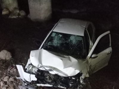 انحراف و سقوط از پل خودروی دنا در محور یاسوج‌-اصفهان/حال مصدومان وخیم گزارش شد