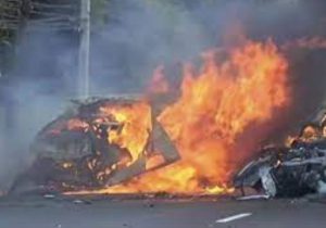 تصادف و آتش سوزی سواری پژو در برخورد با ایسوزو در محور یاسوج_بابامیدان با ۵کشته و زخمی